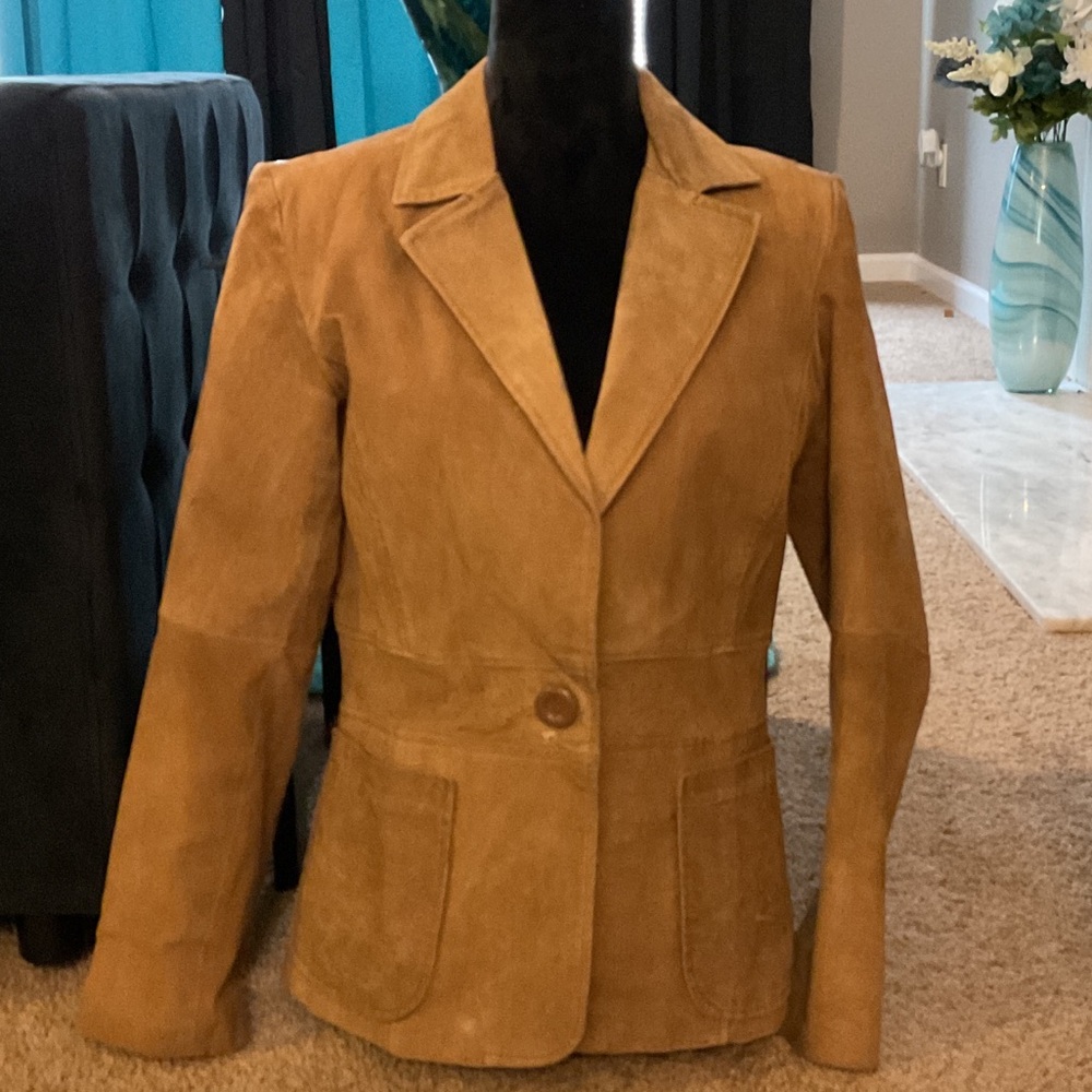 Women's Suede Fitted Blazer Jacket - Camel - Picture 9 of 10